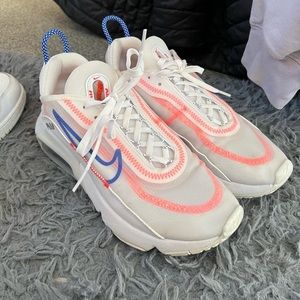 Women’s nike sneakers